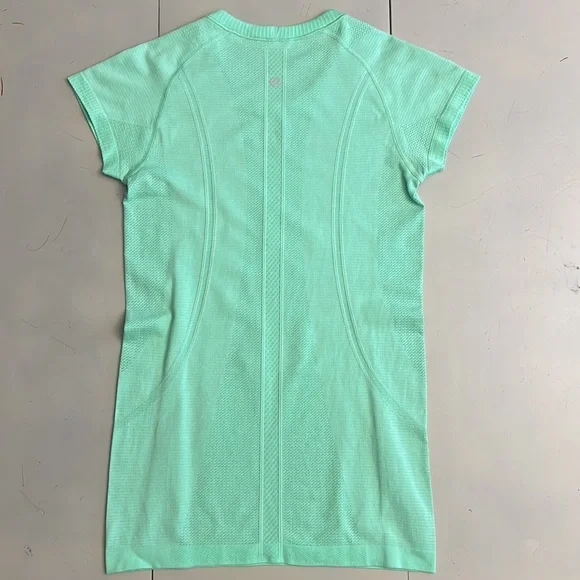 Lululemon’s Swiftly Tech Crew T in lime green (size 6) - Picture 8 of 10